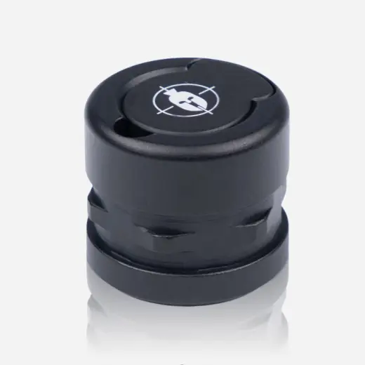 Hliníkový adaptér se zátkou proti nečistotám pro vlepení do dřevěných a syntetických pažeb pušek. Nenápadný systém uchycení kompatibilní se SPARTAN Javelin, SpringBok, Ascent, Hoplite, Sentinel a Davros.